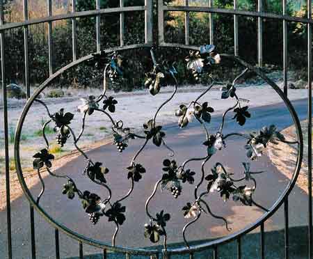 grapegateDETAIL2.jpg